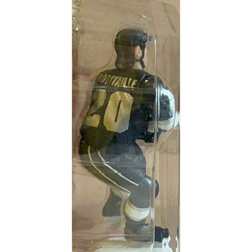 1994 STARTING LINEUP LUC ROBITAILLE - KINGS -NOS NIP NEW FREE SHIPPING